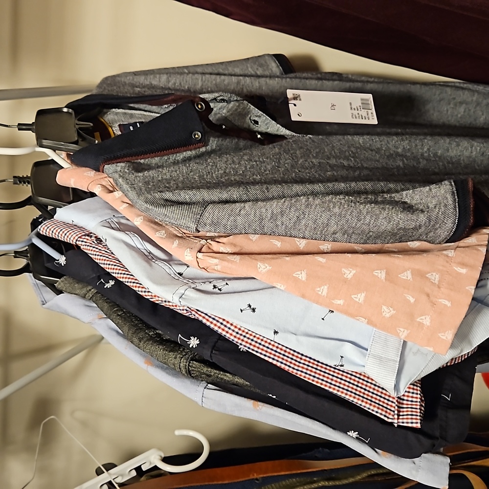 NWT Lot of Large (7) Slim Fit Male Short Sleeve Shirts